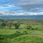 Alojamento de Acomodação e Pequeno-almoço Dom Krawca,schneiderbaude Kłodzko
